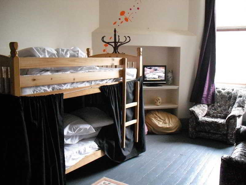 Art Roch Hostel เอดินบะระ ภายนอก รูปภาพ